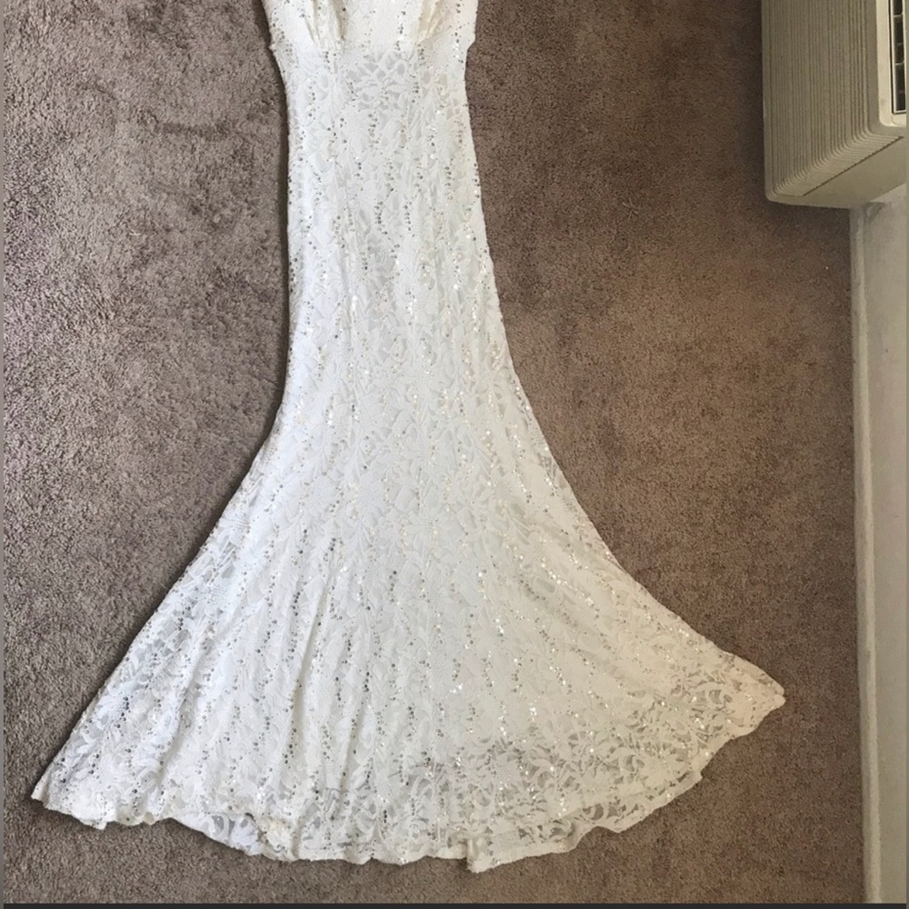 Windsor lace and sequin mermaid formal evening gown 9/10 - Picture 4 of 16
